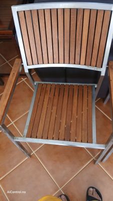 Garden table with 4 chairs. New price was €1890
Extendable garden table in stainless steel and teak with 4 chairs. New price was €1890
